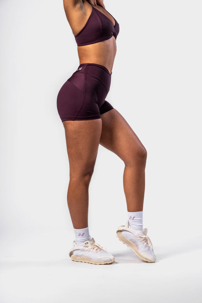NEBBIA STRONG BEAUTY šortai V formos, Bordo