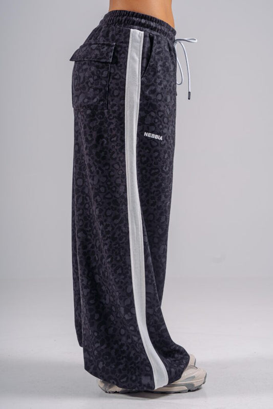 NEBBIA Leopard Primal Plačios Baggy Kelnės, Juodos