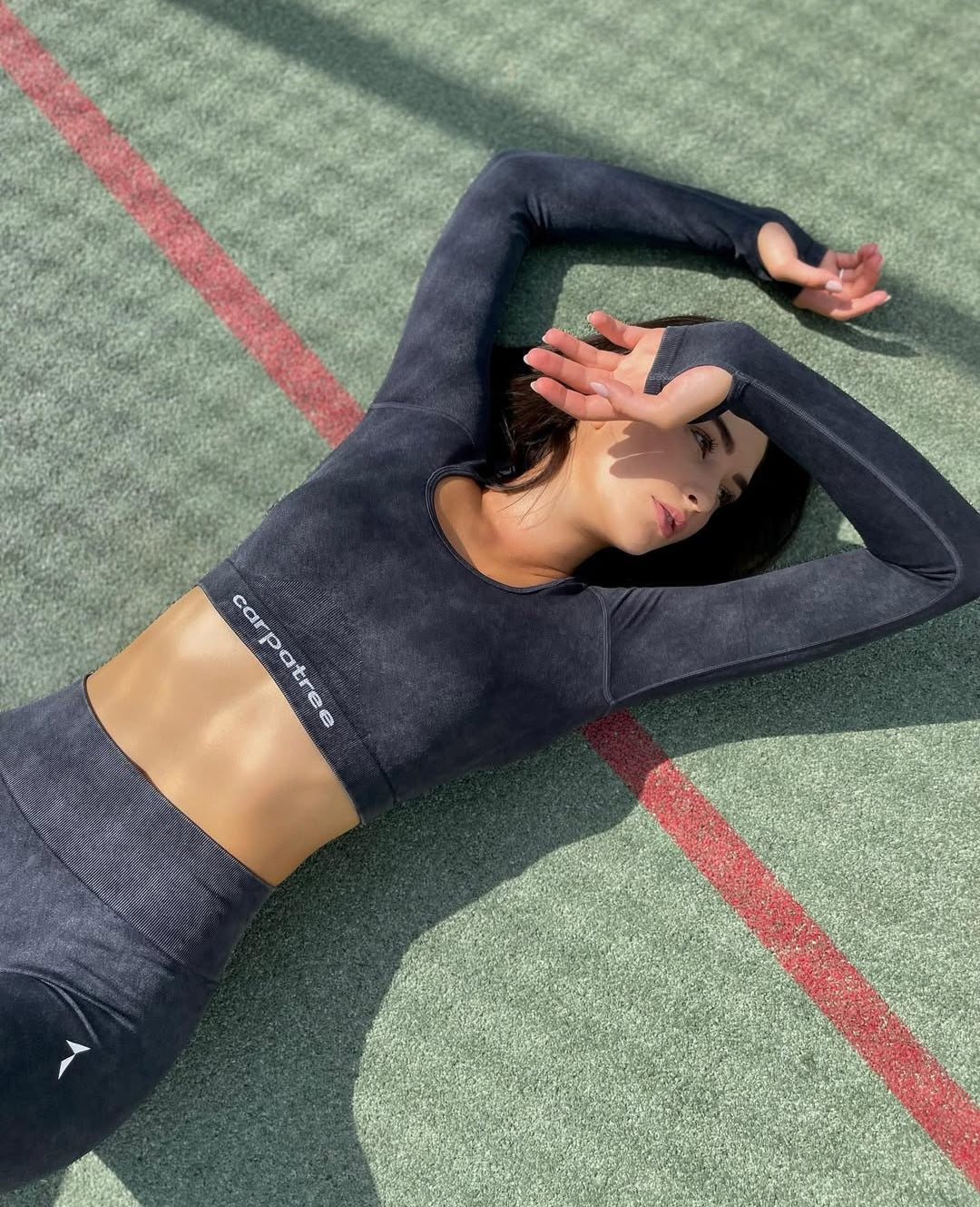 Carpatree Yasmine Crop Top palaidinė Juoda