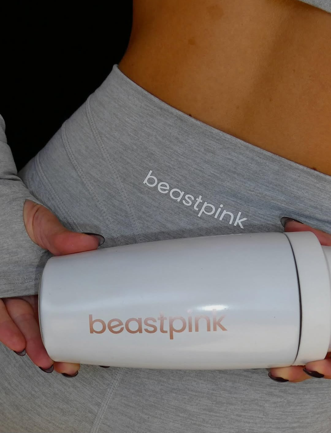 Nerūdijančio plieno plaktuvė su termomikseriu BeastPink 650ml, balta