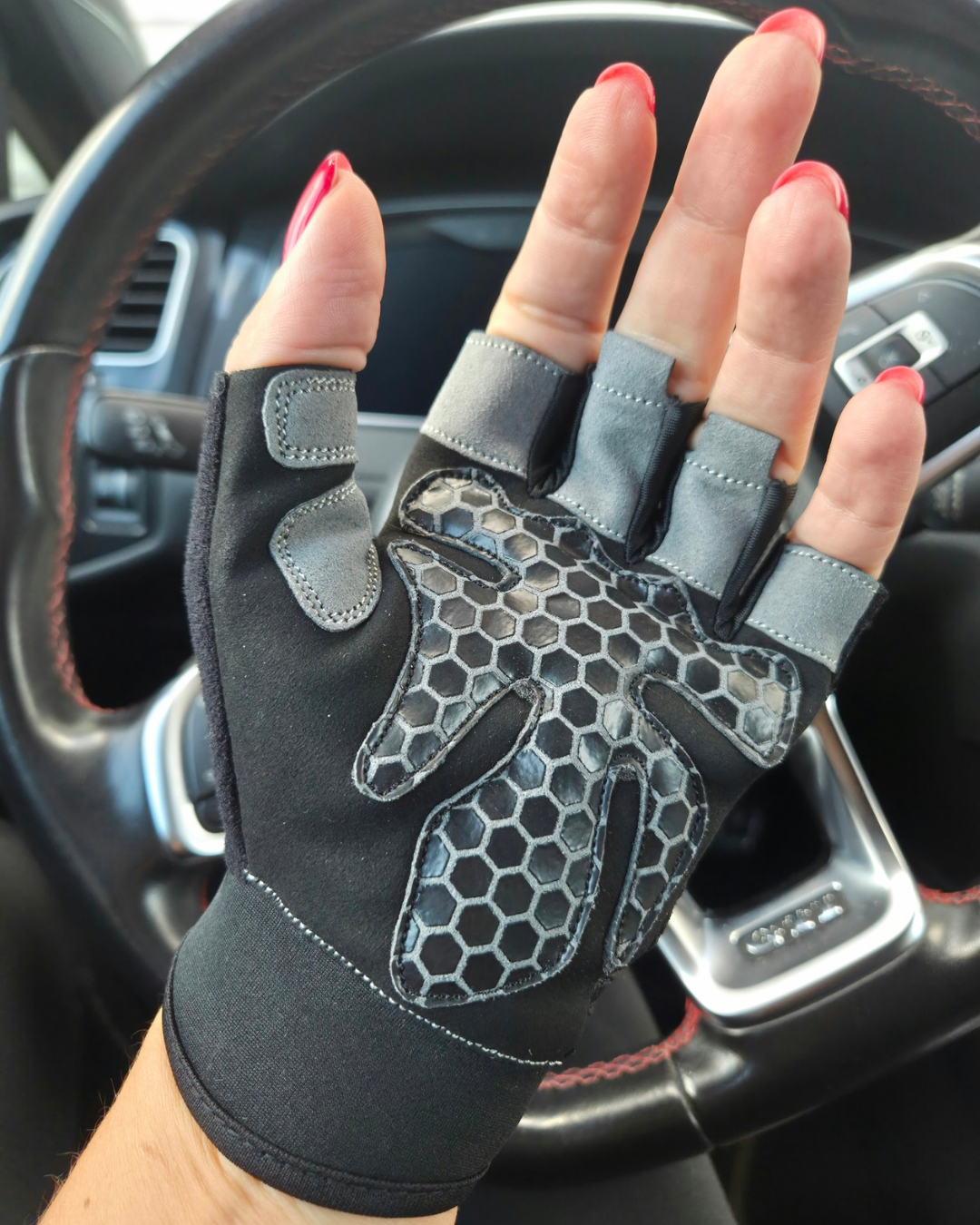Gymbeam Grip treniruočių pirštinės
