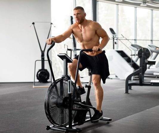 Kardio ir raumenų augimas: kaip suderinti ir neprarasti masės