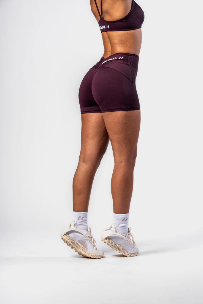 NEBBIA STRONG BEAUTY šortai V formos, Bordo