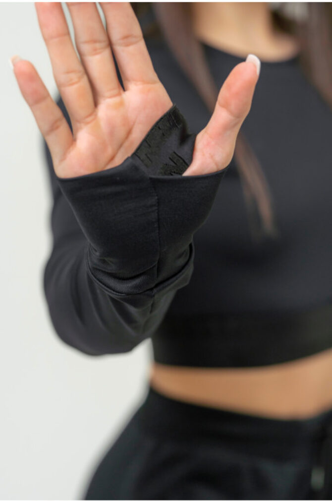 NEBBIA INTENSE Perform Black Crop Top Palaidinė
