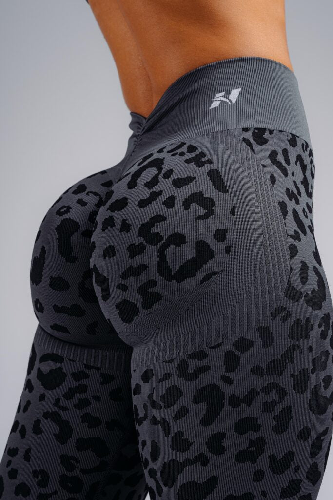 NEBBIA Animal Primal Formuojančios Push Up Tamprės , juodos