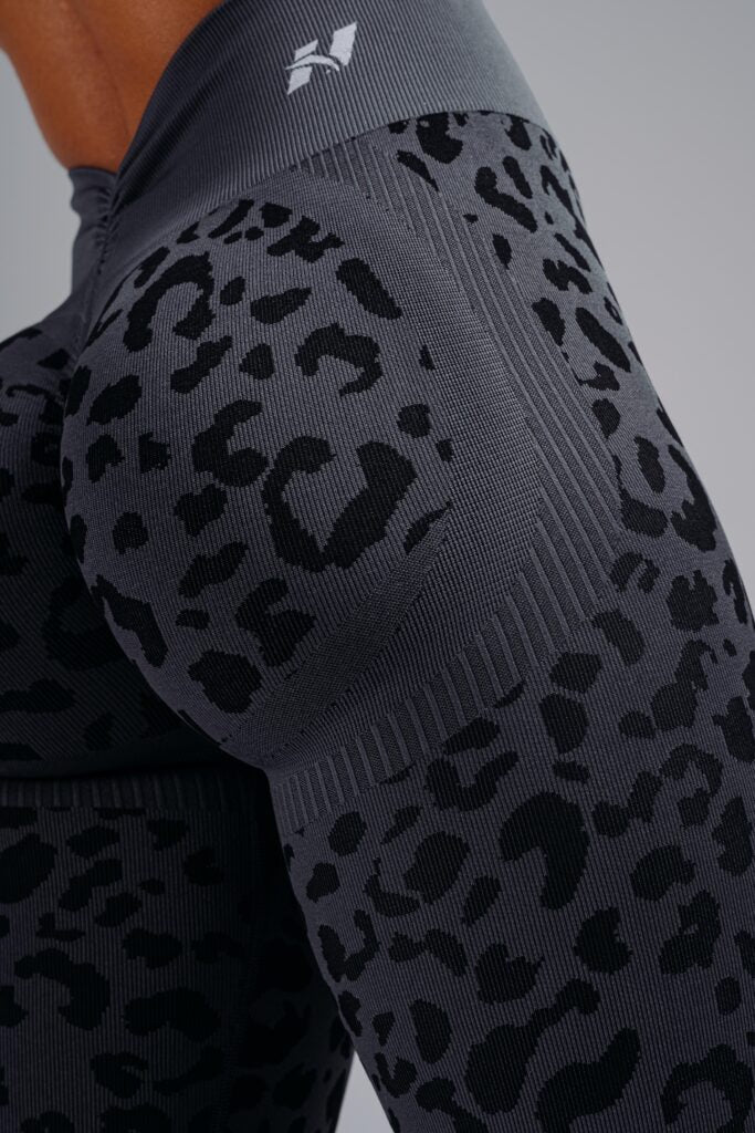 NEBBIA Animal Primal Formuojančios Push Up Tamprės , juodos