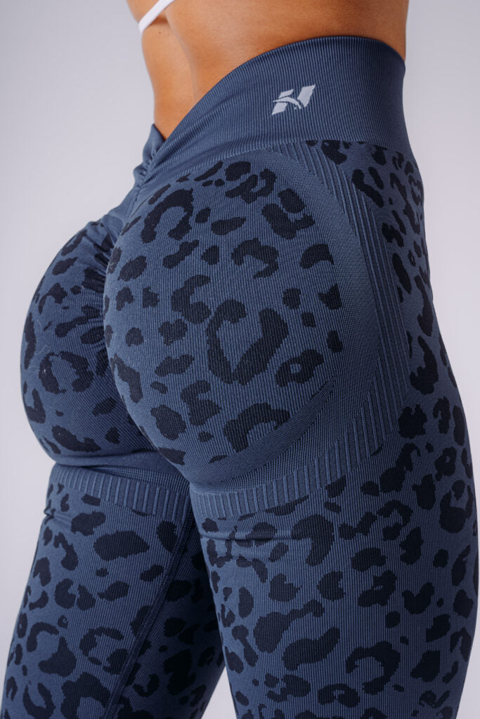 NEBBIA Leopard Primal Formuojančios Push Up Tamprės, Tamsiai Mėlynos