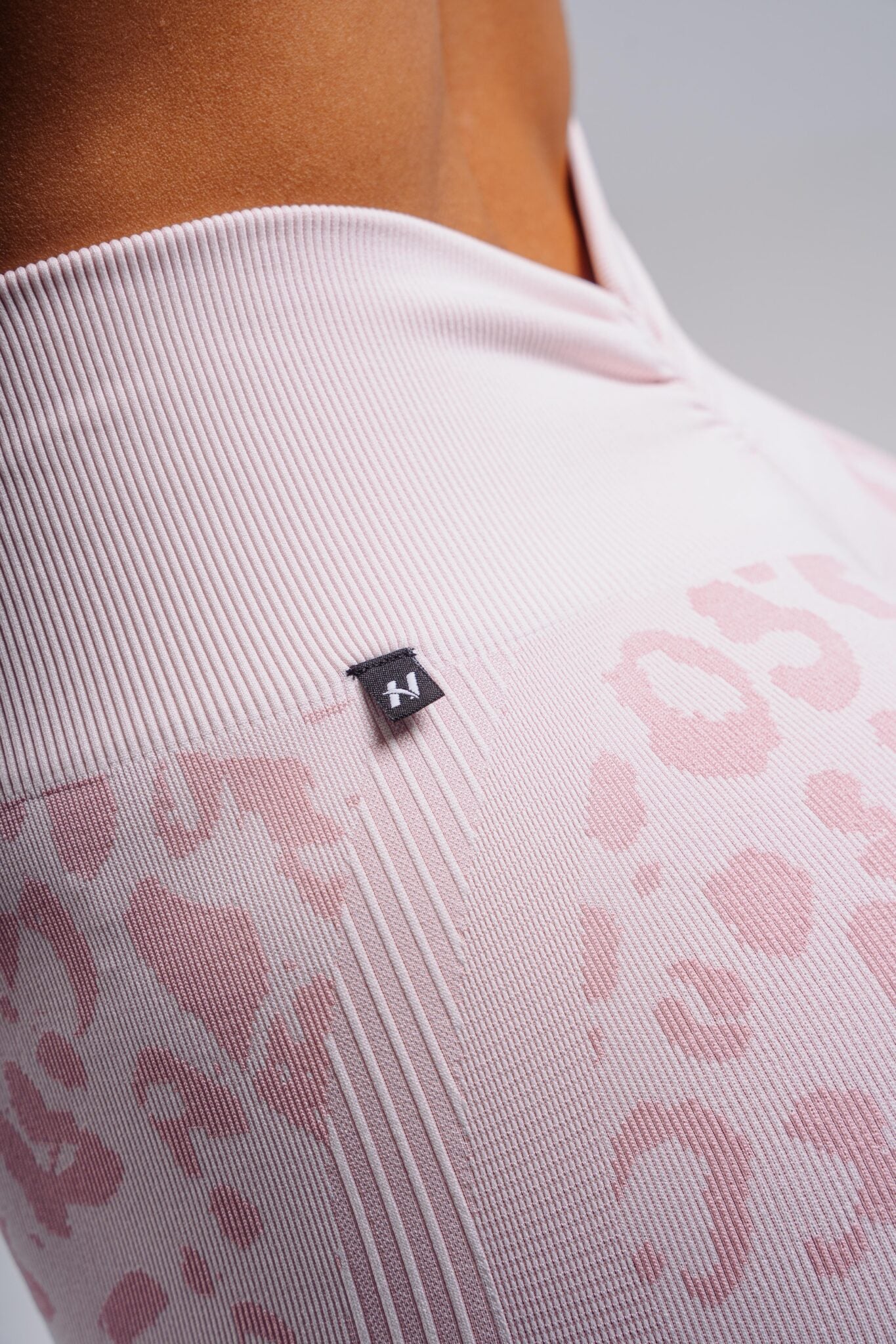 NEBBIA Leopard Primal Formuojančios Push Up Tamprės, rožinės
