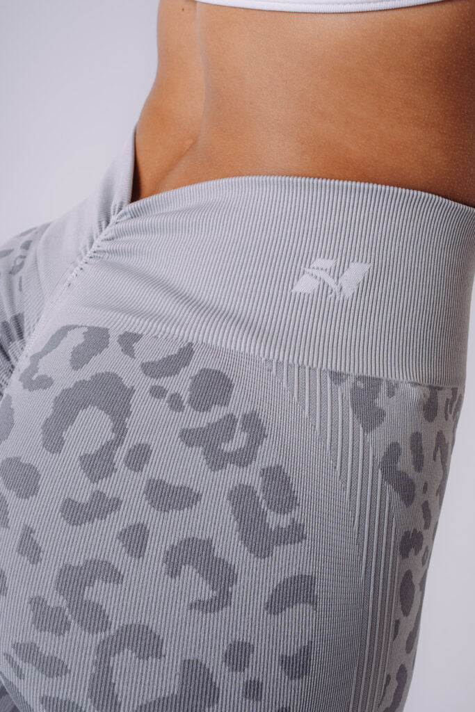NEBBIA Leopard Primal Formuojančios Push Up Tamprės, Pilkos
