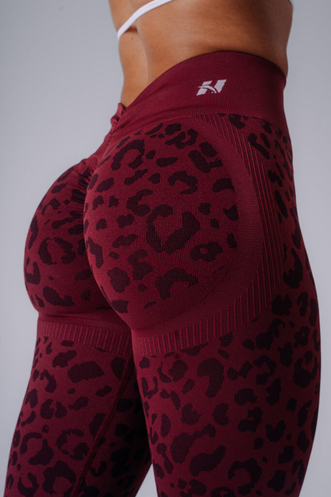 NEBBIA Leopard Primal Formuojančios Push Up Tamprės, Bordo