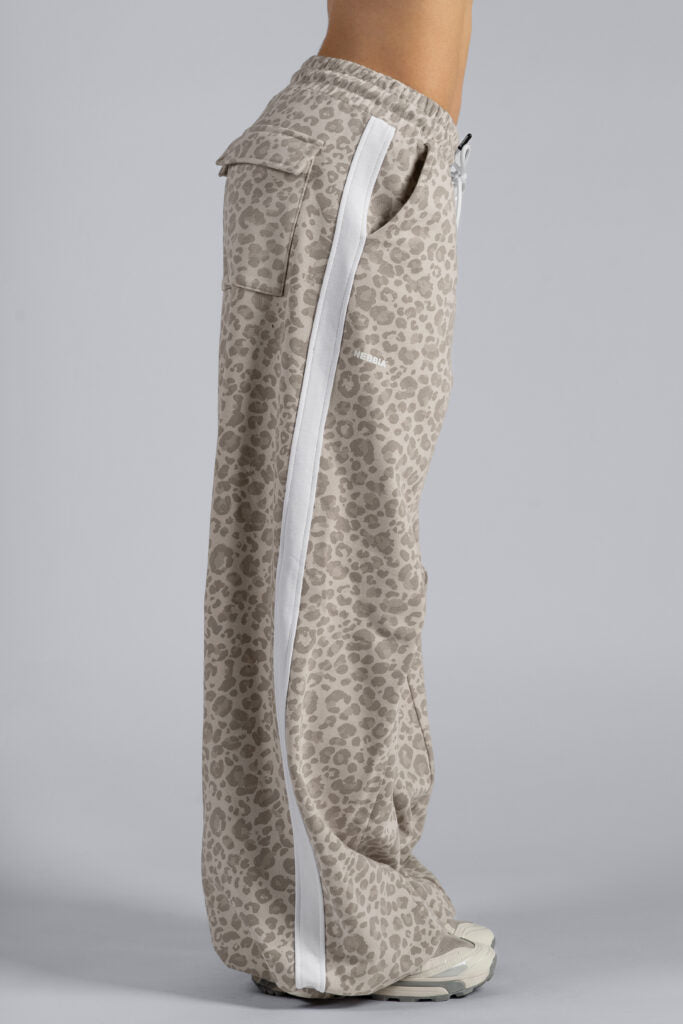 NEBBIA Leopard Primal Plačios Baggy Kelnės, Kreminės