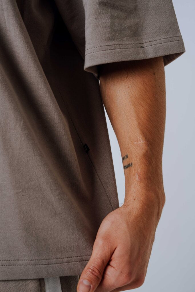 NEBBIA Oversized Tee POWER  marškinėliai, šviesiai rudi