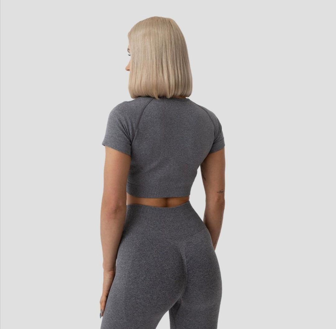 GymBeam Flo Pilka Crop Top Palaidinė