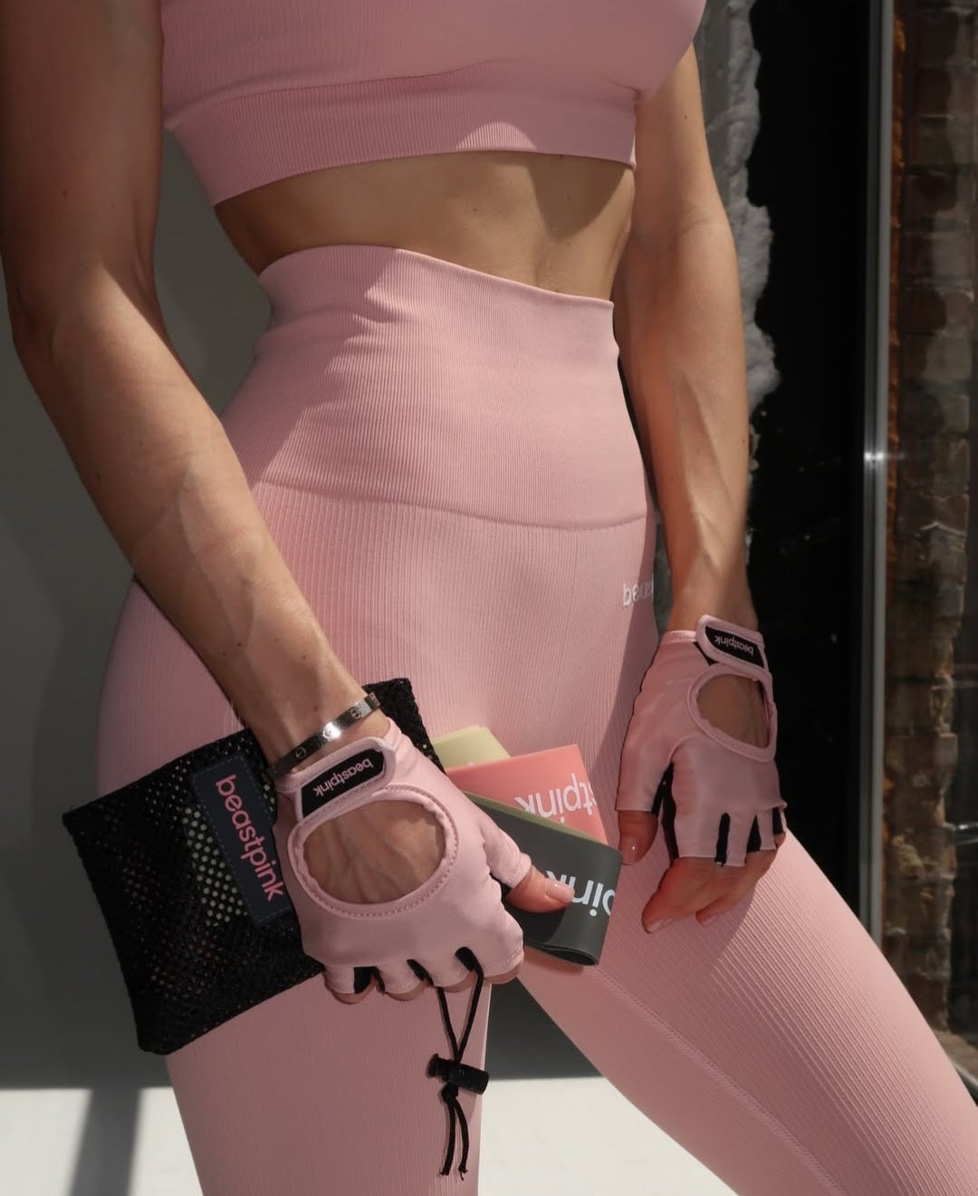 Moteriškos BeastPink „Fitness Hyper Gloves“ pirštinės
