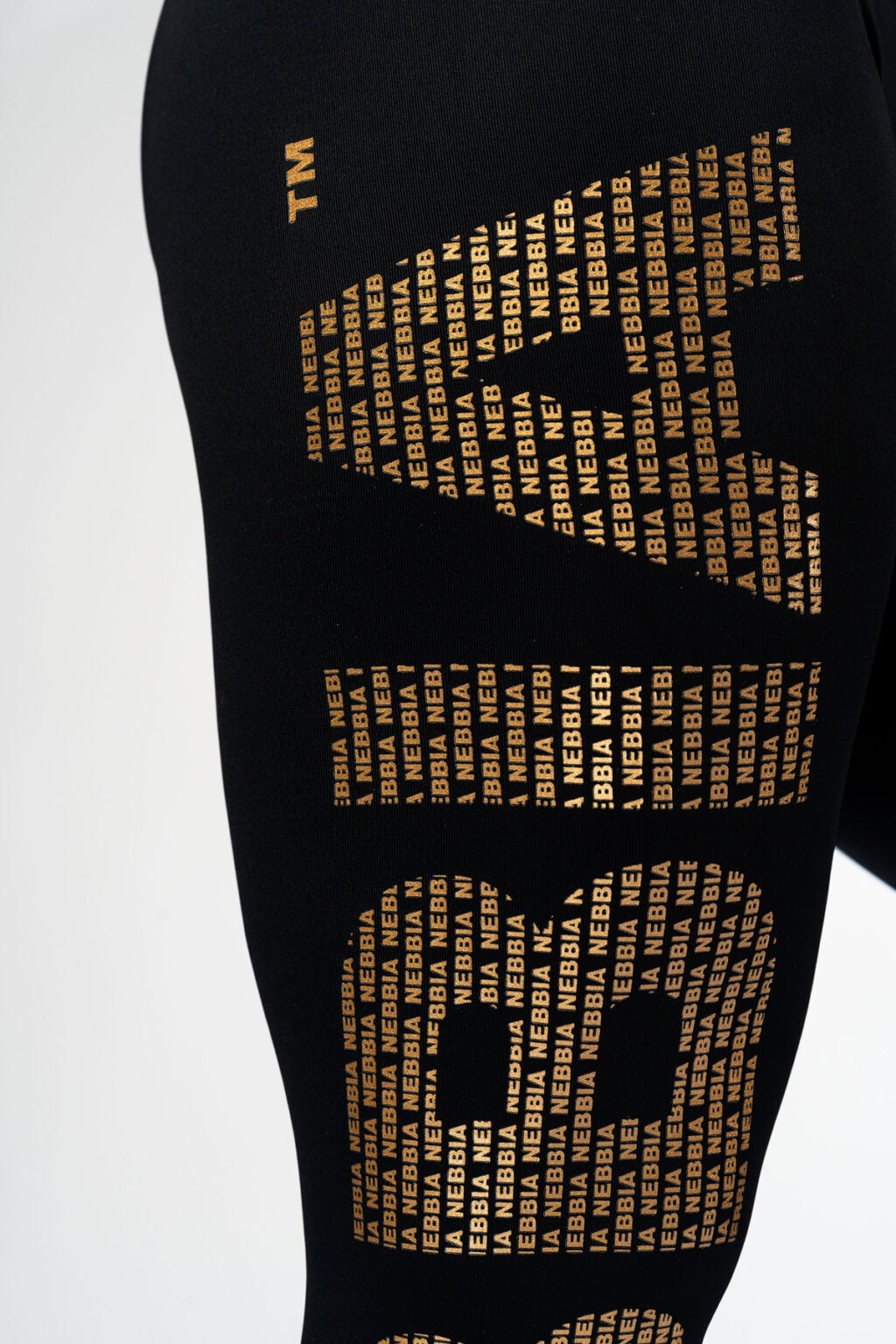 NEBBIA Gold Print Tamprės, Juodos