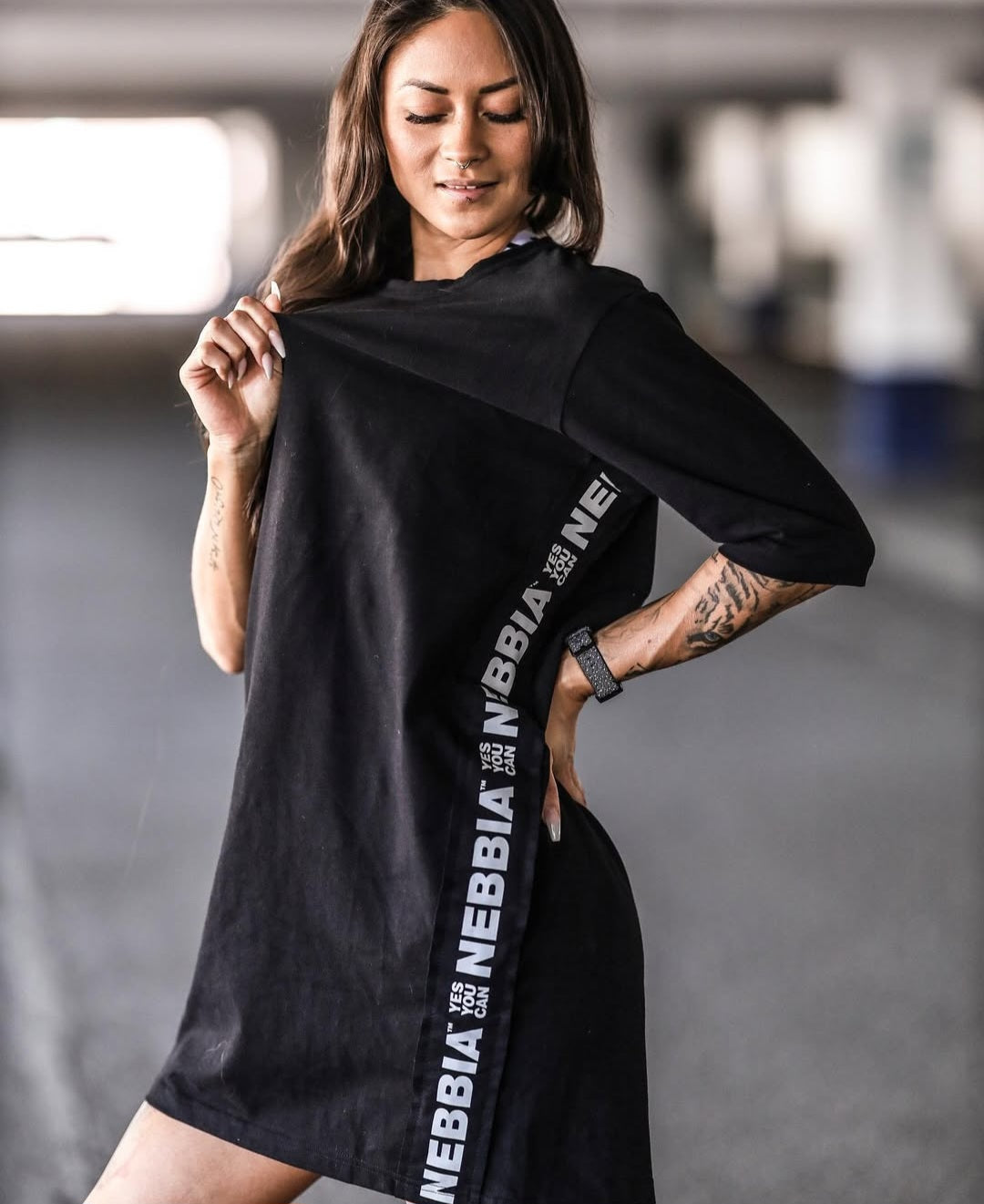 NEBBIA Oversize Club Black Suknelė