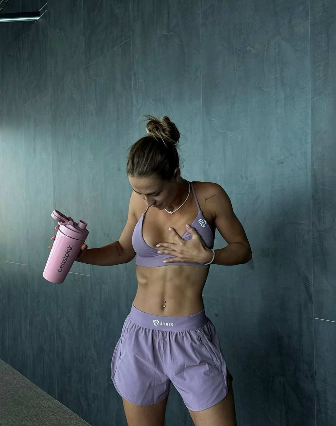Nerūdijančio plieno plaktuvė su termomikseriu BeastPink 650ml, rožinė