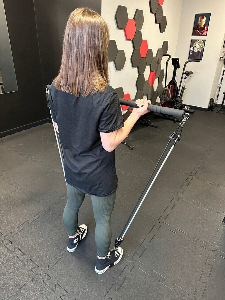 MuscleForge® prisitraukimo strypas su pasipriešinimo juostomis